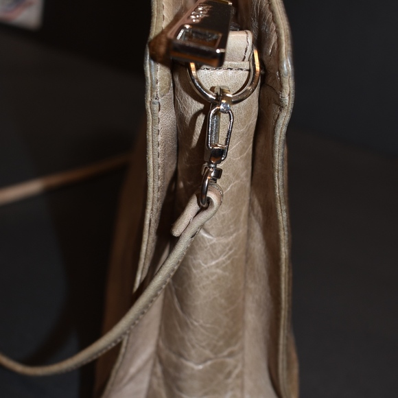HOBO Stone / Tan Distressed Leather Crossbody - Picture 4 of 6